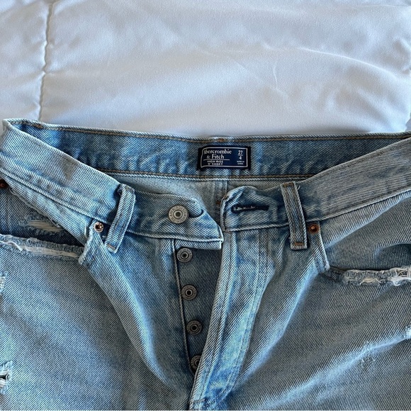 Long Distressed Jean Shorts Abercrombie and Fitch - Picture 3 of 8